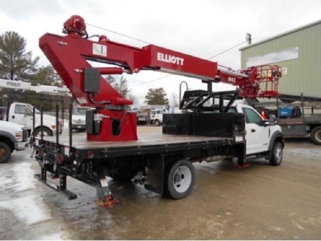 Sign Crane truck for sale -2017 Elliott M43R Mounted On a 2017 Ford F550 Ch...