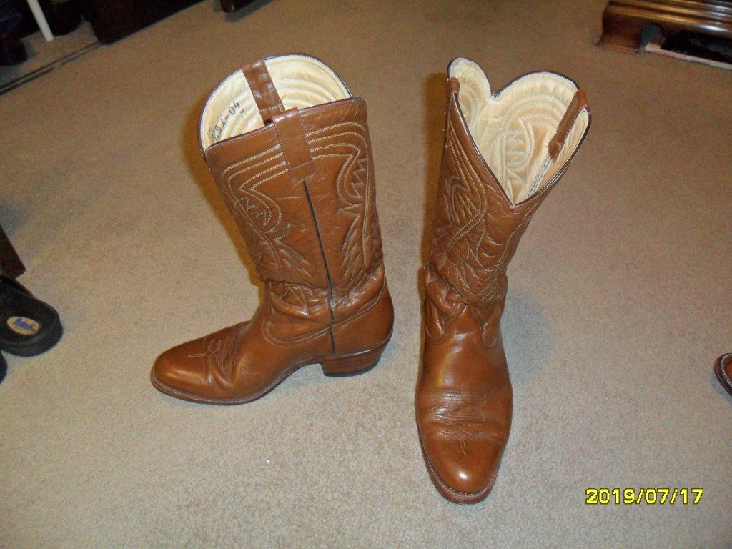 COWBOY BOOTS Las Vegas Clothing and Accessories for Sale Offered