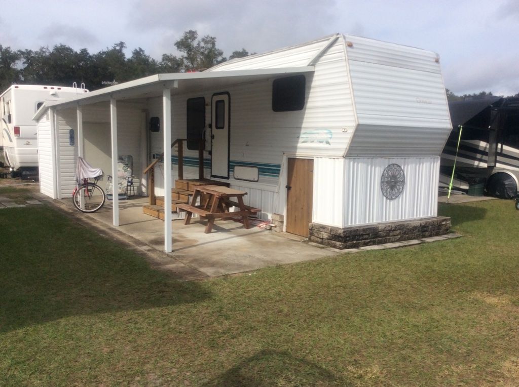 Rv set up in 55+ park Zephyrhills Household Items for Sale Offered