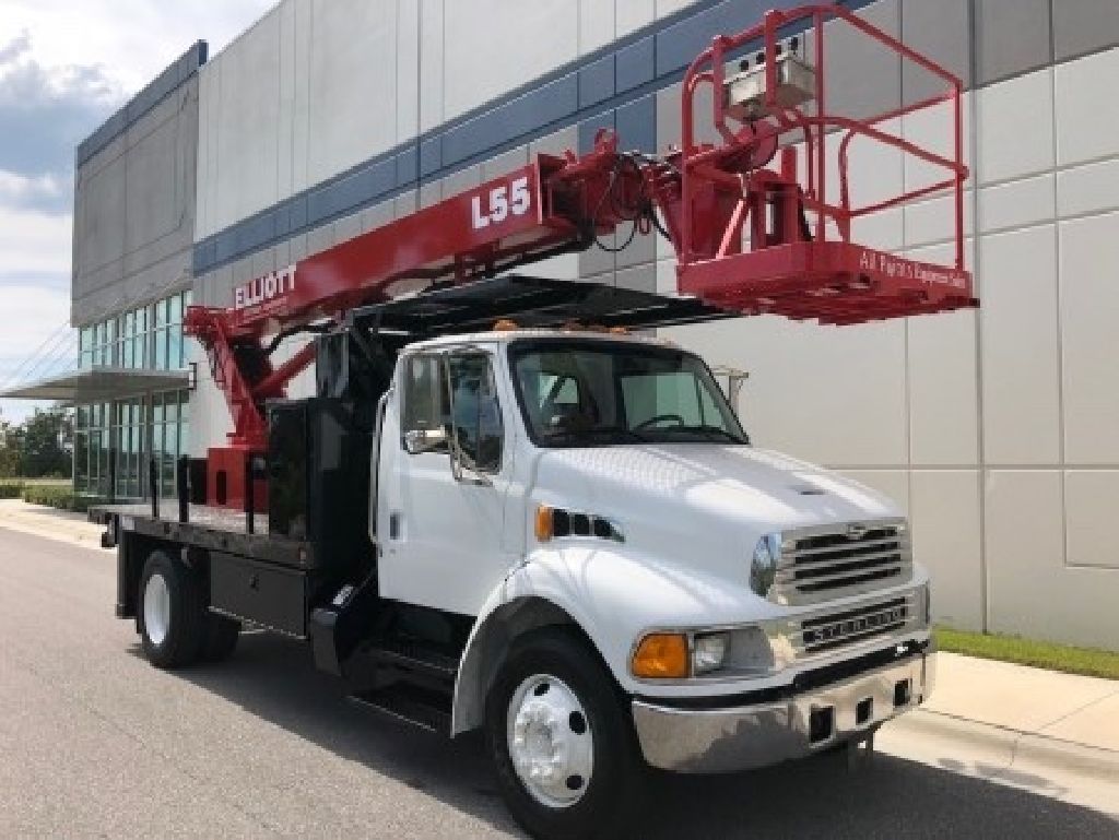 Sign Crane Truck for SaleElliott L55R Mounted on a 2003 Sterling