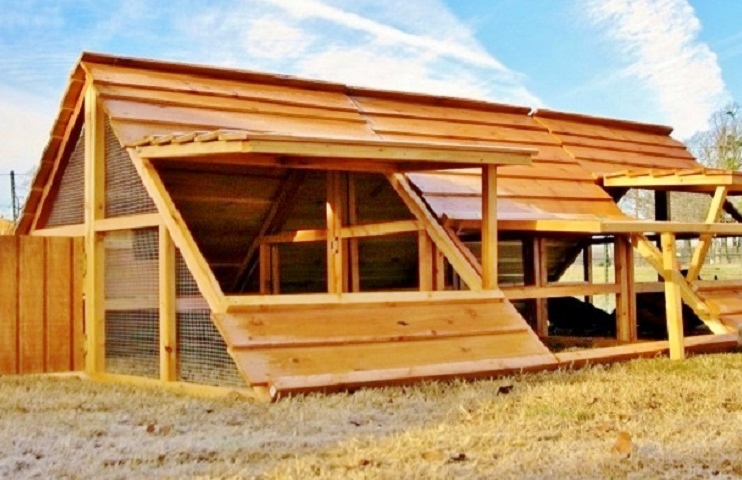 ON SALE - Portable Coop for Free-Range Chickens RANCH-COOP 