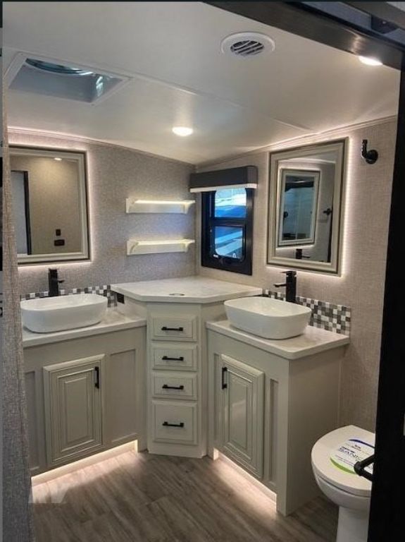 2023 Jayco Pinnacle 38FLGS Fifth Wheel For Sale In Live Oak, Florida 32064