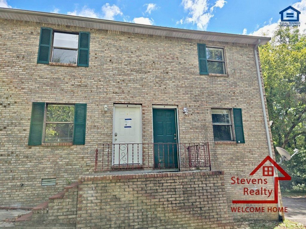 Bright Delight, Serene Elegance