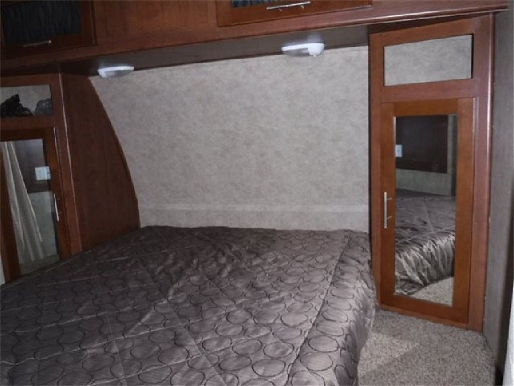 2013 Komfort Trailbl 27 Rear Bath 2 Slides Travel Trailer