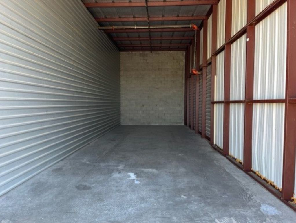 Moving? or just looking for space to put excess stuff, we can help (Avondale)