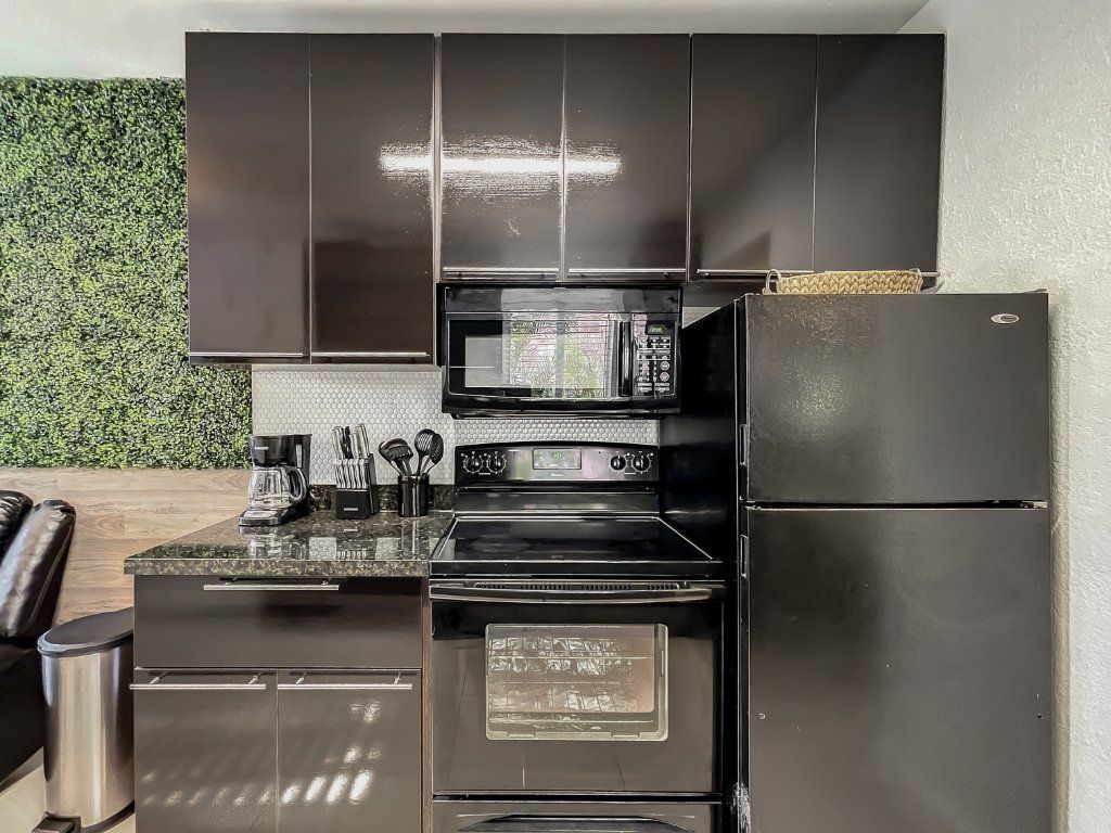 Contemporary 1 bedroom and 1 bath apartment