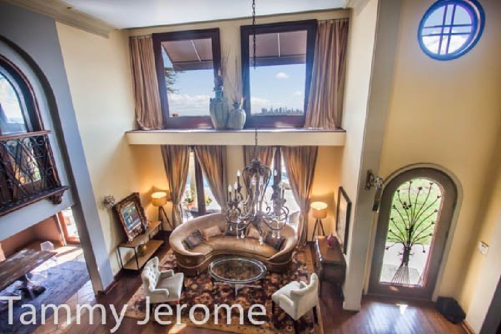 For Sale : 4 Bed 4 Bath house in Los Feliz for $3,500,000