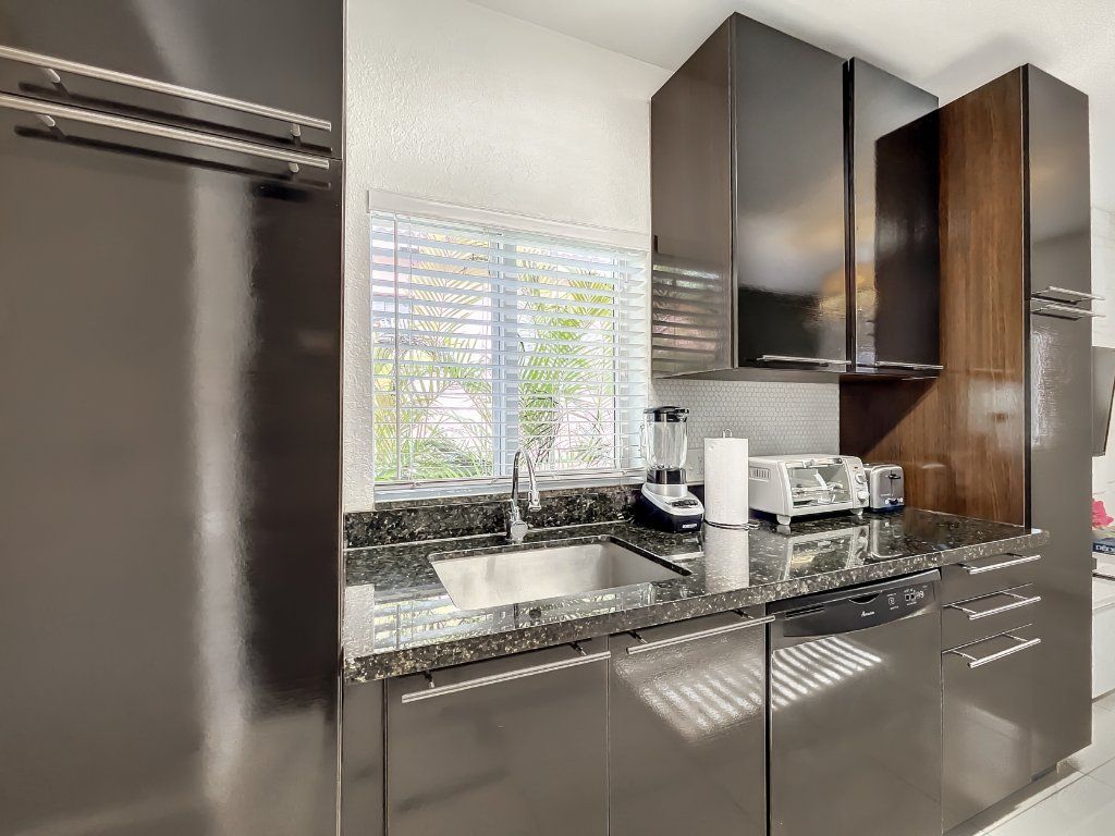 Contemporary 1 bedroom and 1 bath apartment