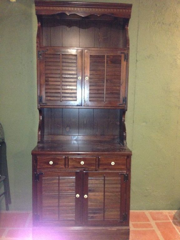 Ethan Allen Dark Pine Hutch