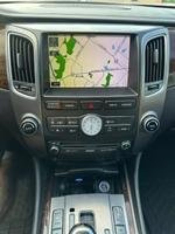 2011 Hyundai Equus Signature Sedan 4D