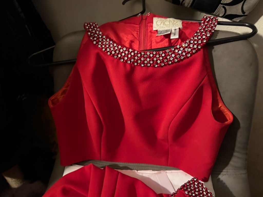 Beautiful size 4 stunning 2 piece red nice