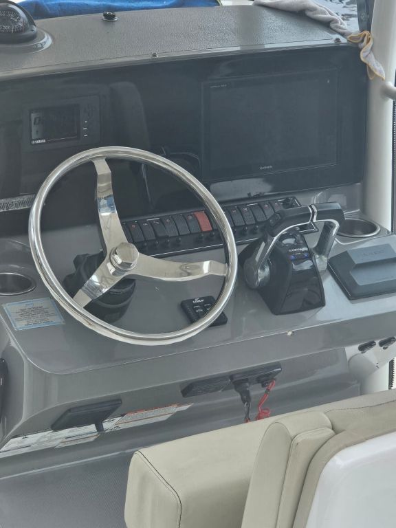 2020 Pursuit C268 Sanibel, Fl	115900