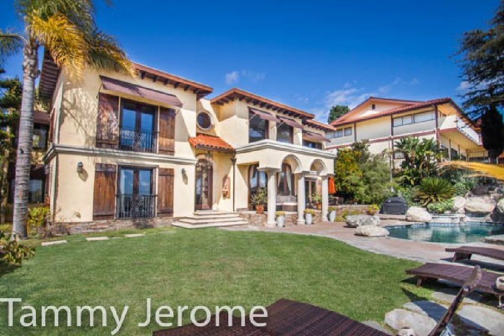 For Sale : 4 Bed 4 Bath house in Los Feliz for $3,500,000