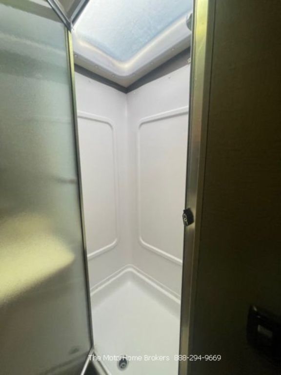 2019 Winnebago Sightser 33C **REDUCED**