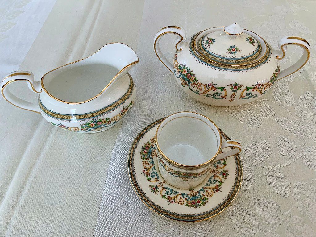 Vintage Aynsley "Henley" Bone China Serving Pieces -“The China for the Royals”!