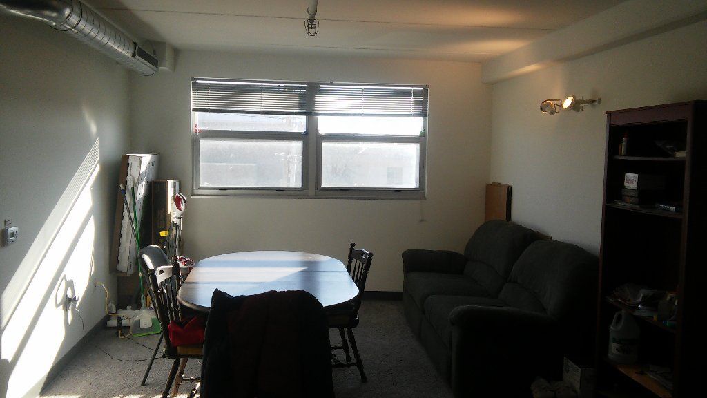 One bedroom in 4bd apartment located on Charter and Spring