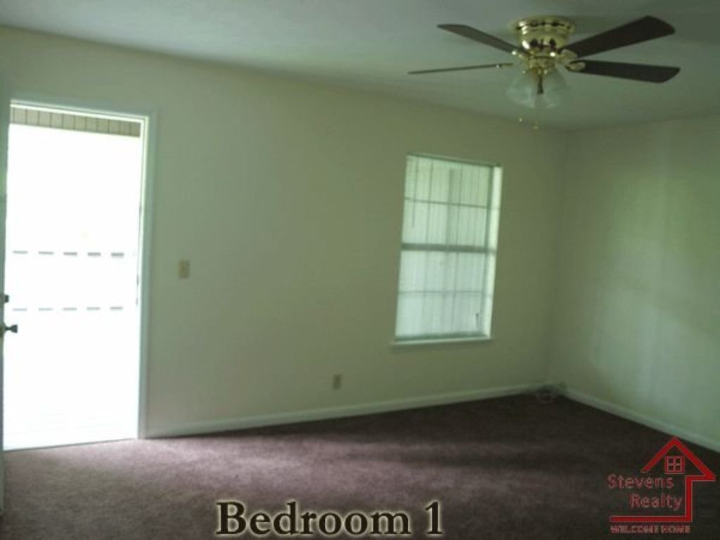 $200 Off First Months Rent! Warm, Cozy and Ready for you to Move In