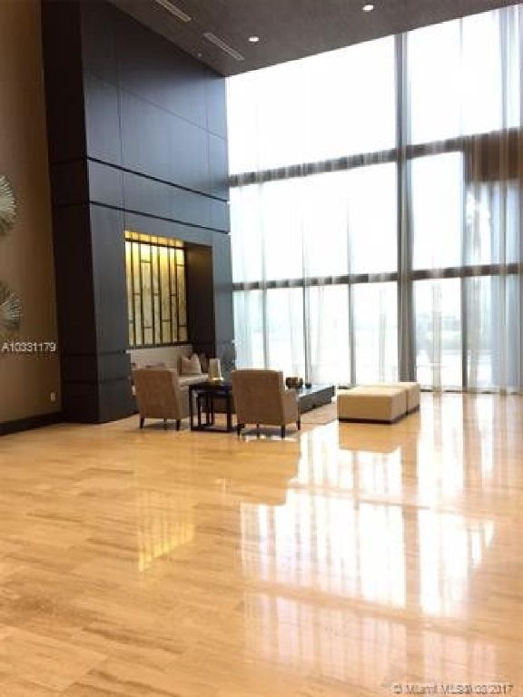 BEAUTIFUL PENTHOUSE, AMAZING VIEWS FROM THIS PRESTIGIOUS TOWER IN DOWNTOWN DORAL!!!