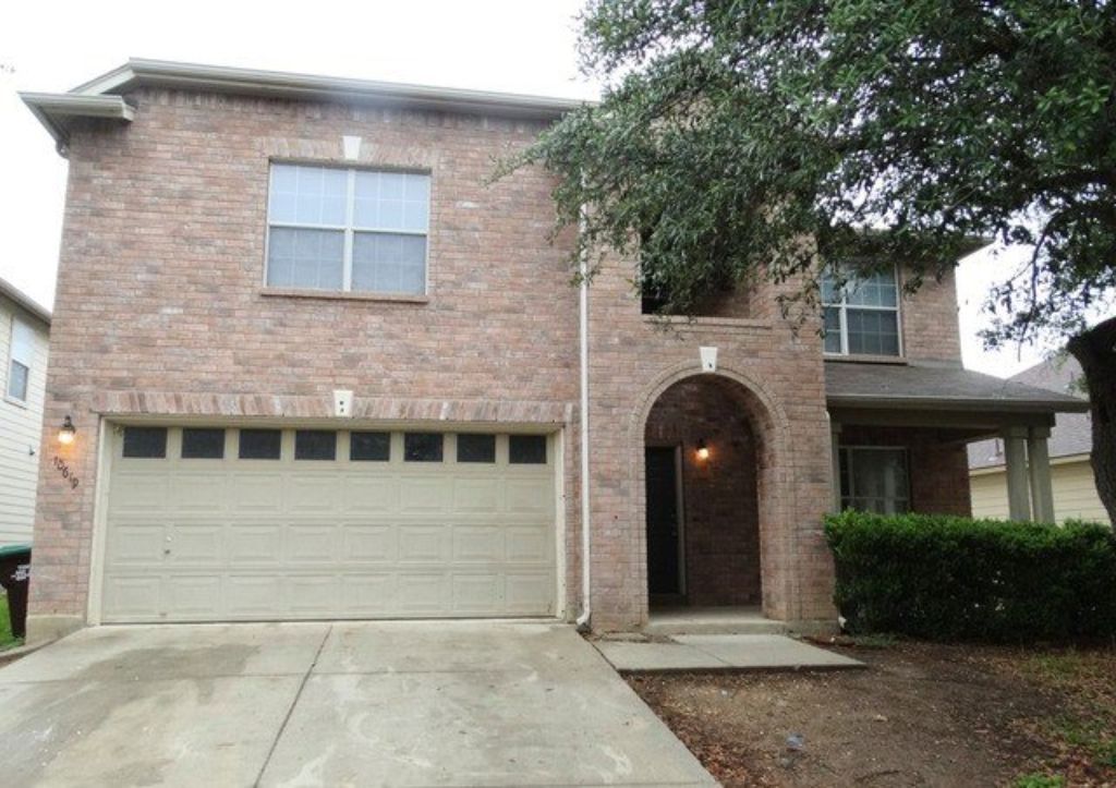 10619 Barbwire Pass - Home For Rent 4/2.5/2 in San Antonio. TX 78254