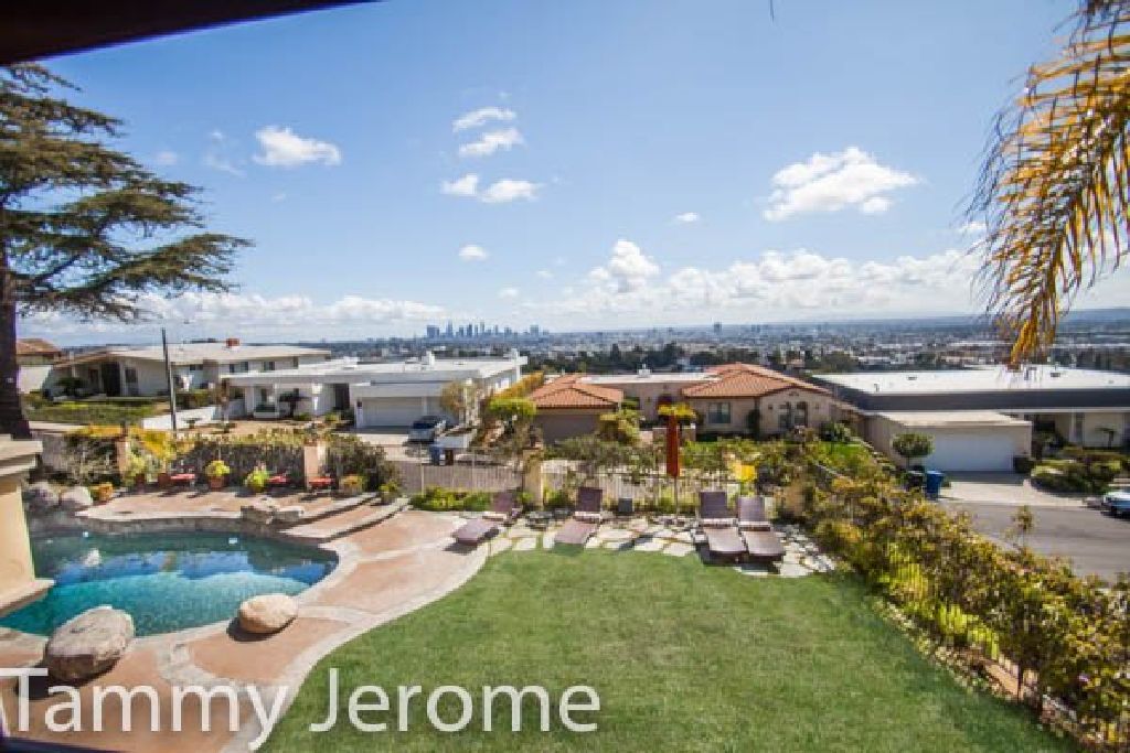 For Sale : 4 Bed 4 Bath house in Los Feliz for $3,500,000