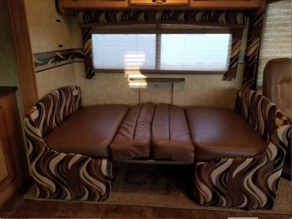 Previously owned - 2011 COACHMEN SPORTSCOACH CC390TS