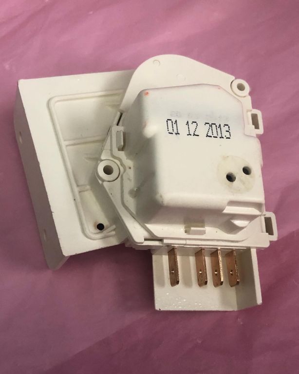 Frigidaire  Fridge Defrost Timer  Part #297318010