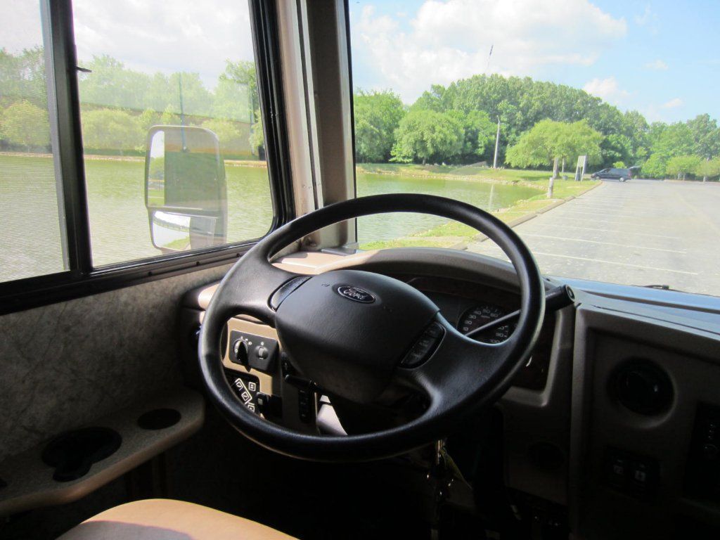 2015 Fleetwood Storm 30L