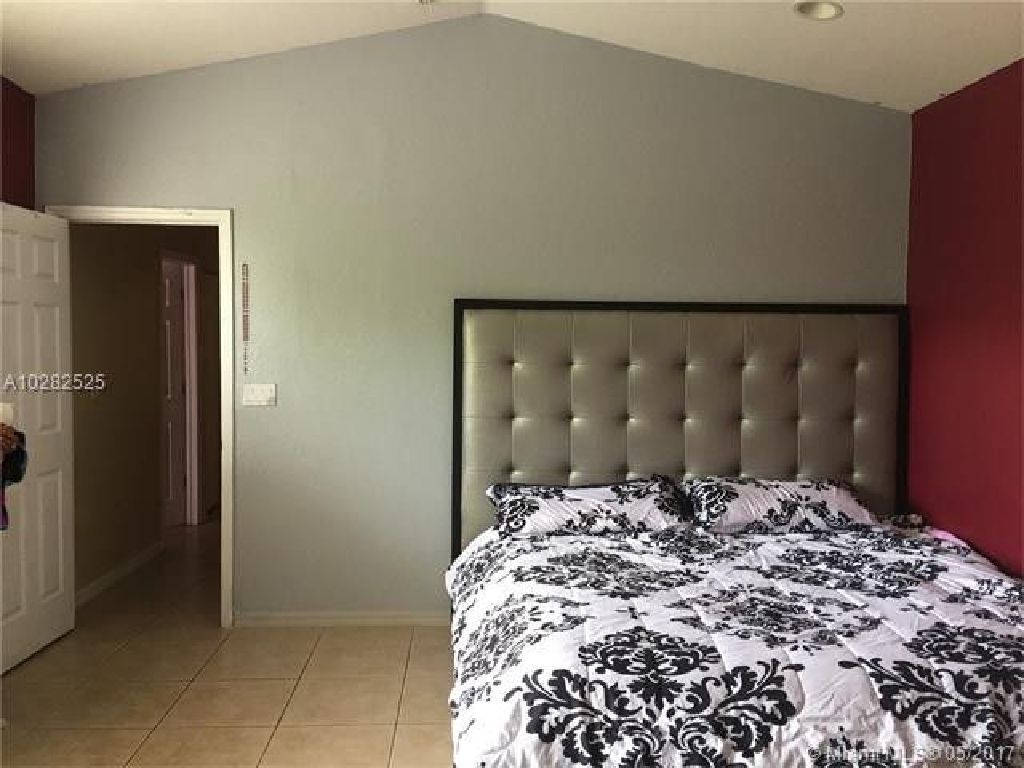 Beautiful 4 bedroom 2 bath Home in Shores at Keys Gate!