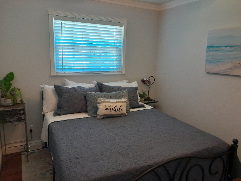 Fully furnished room for rent