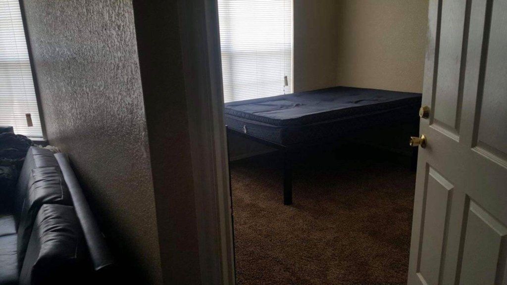 COLLEGE EDGE - $495/mo - 2BR 2BATH