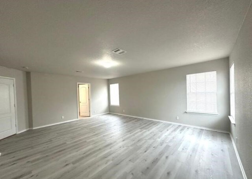 10619 Barbwire Pass - Home For Rent 4/2.5/2 in San Antonio. TX 78254