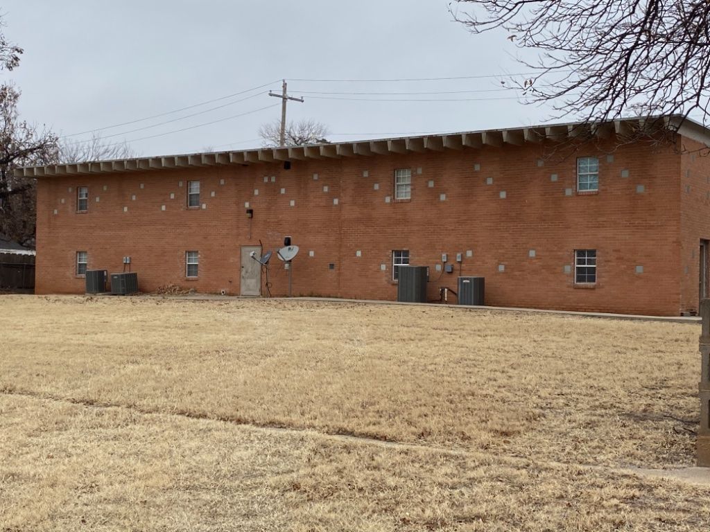 Bachelor pad/Single family apartment