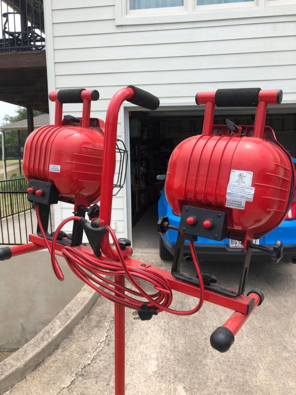 Commercial Electric tripod light