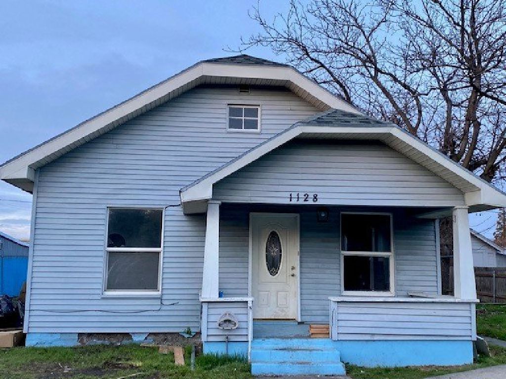 NEWLY REMODELED! 3 BDRM/1 BATH HOUSE