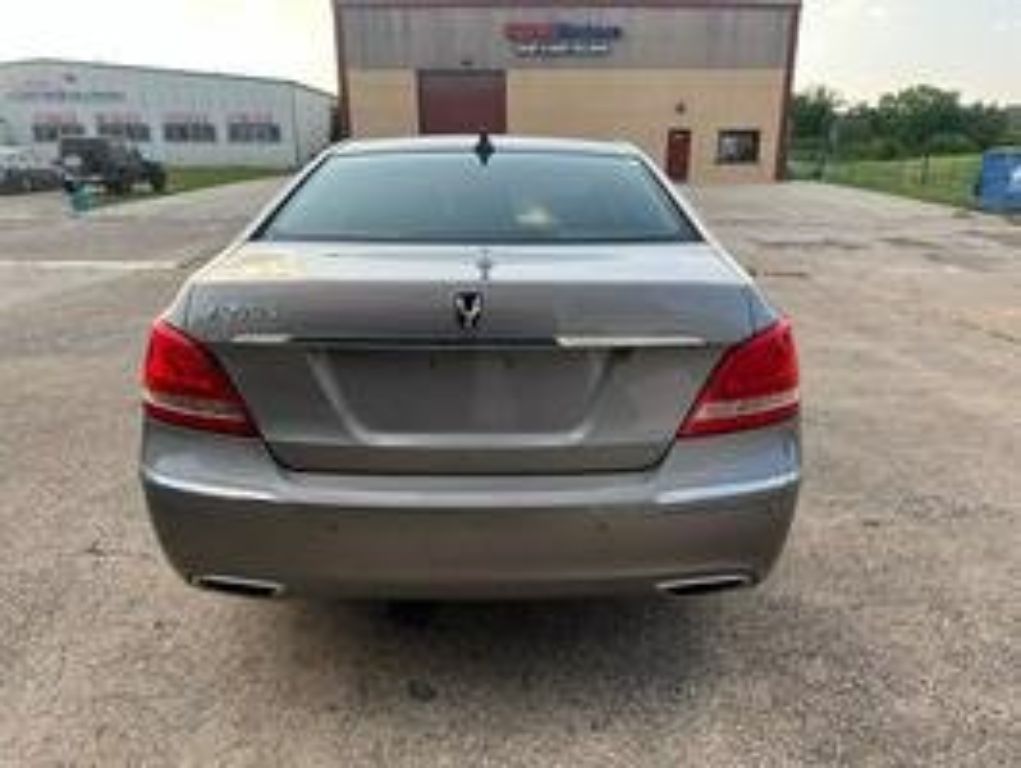2011 Hyundai Equus Signature Sedan 4D