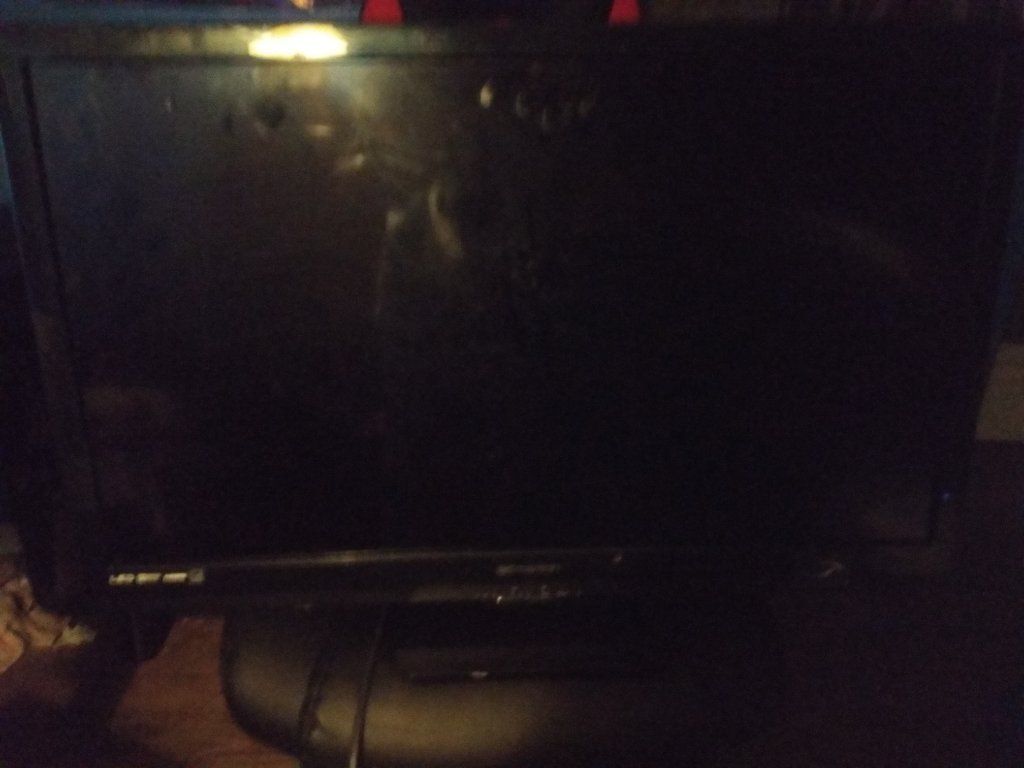 Basic tv no remote bottens at bottom