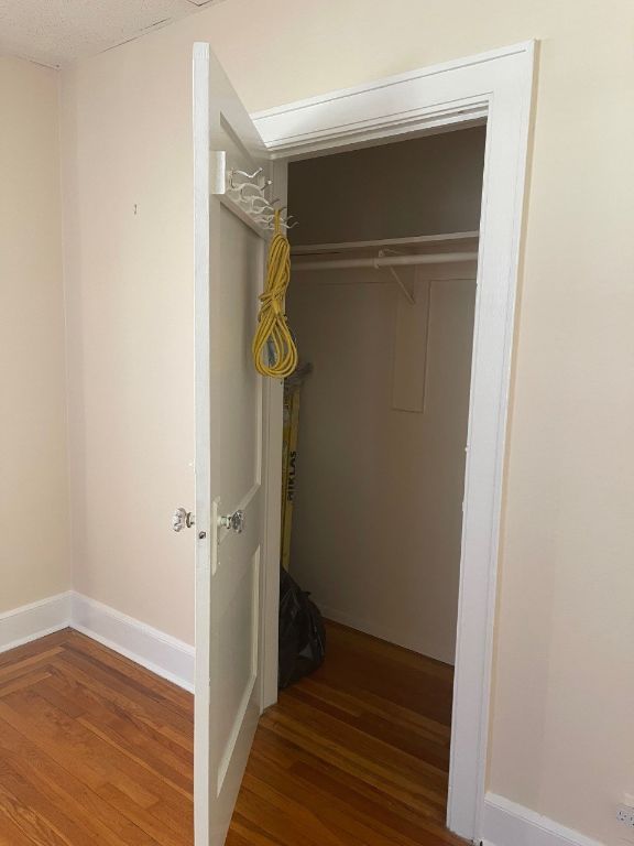 (ID#:1400653) Large 2 Bedroom 2nd Floor Apartment For Rent In College Point