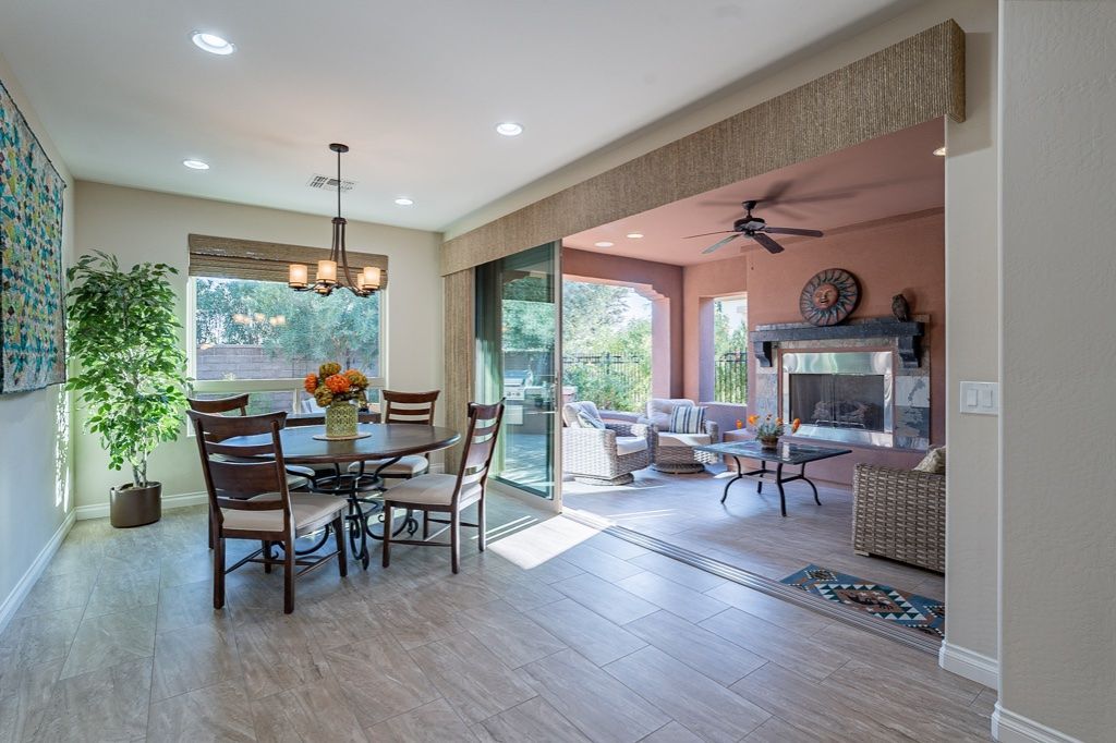 Dining table & chairs