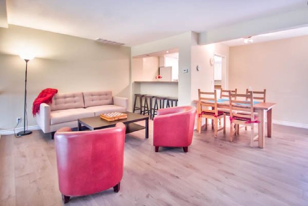 For Lease: 2BR+Den 2.5 BA condo in Valley Village for $2,895