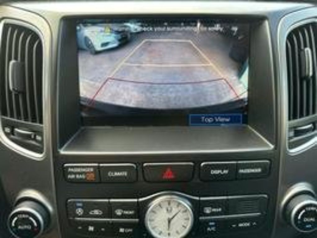 2011 Hyundai Equus Signature Sedan 4D