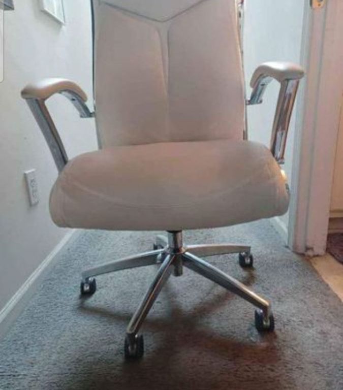 Realspace Executive Office / Gaming Chair $400