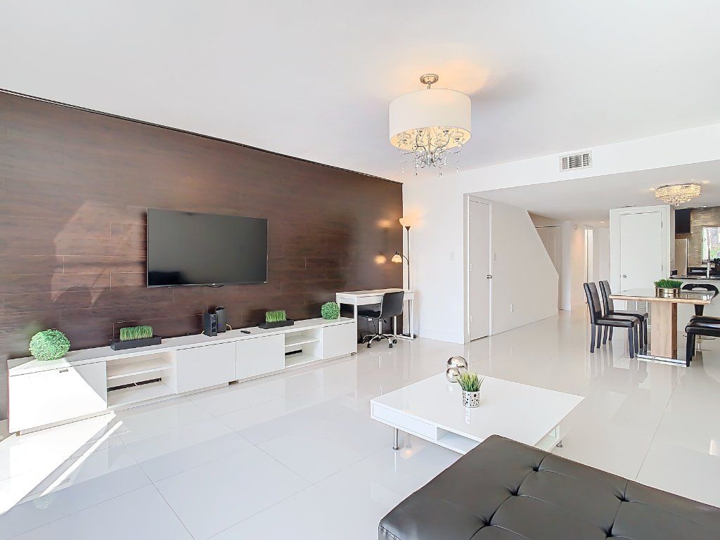 BEAUTIFUL TOWNHOUSE IN ORLANDO, FULLY FURNISHED & EQUIPPED!