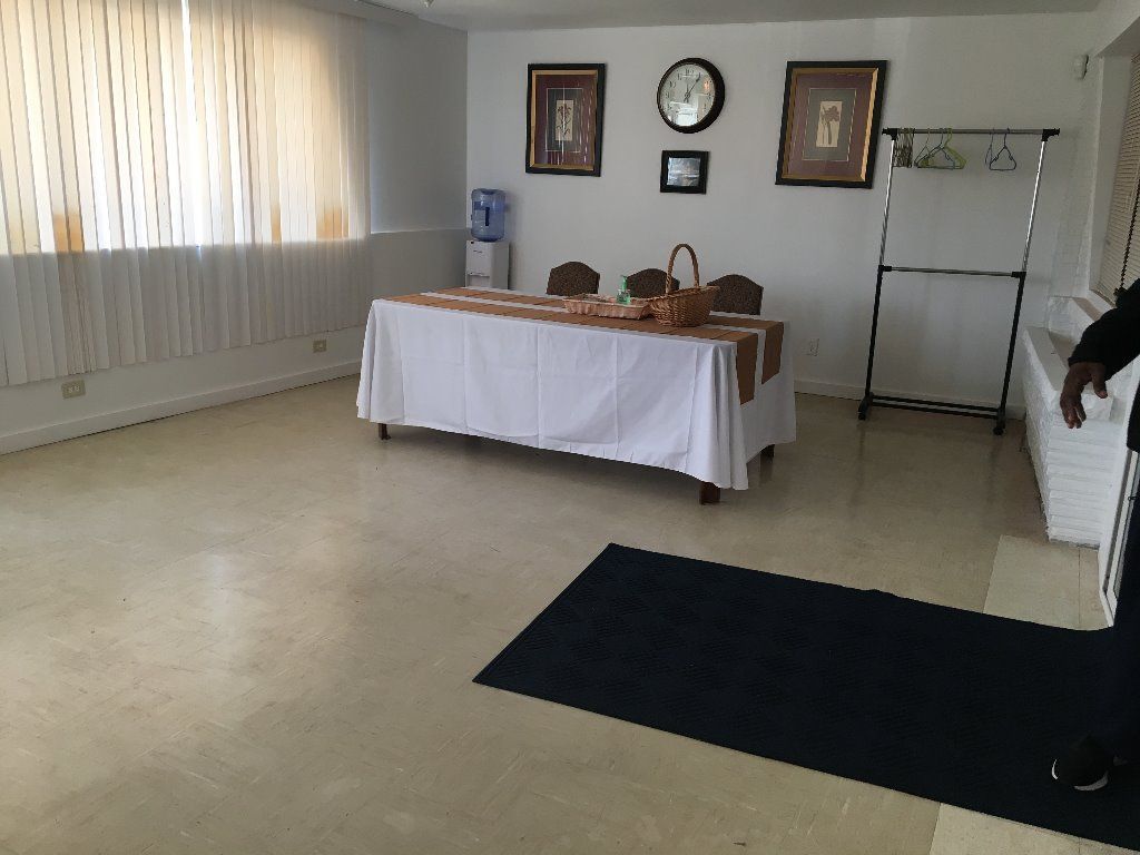 HUGE MAYWOOD ILLINOIS STOREFRONT FOR RENT