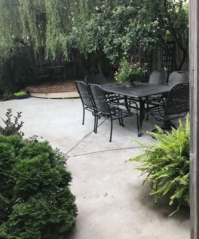 2 Bedroom Convenient and cozy garden unit centrally located near Wicker Park/Bucktown