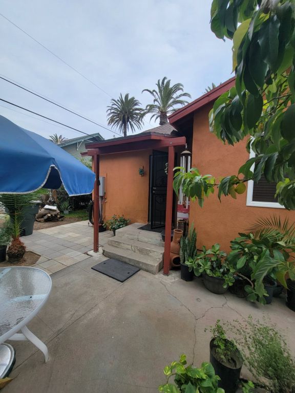 2 homes in a lot for sale in Ontario CA