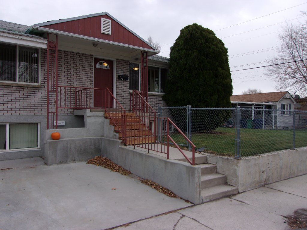 Female PRIVATE ROOM 2Bdr 1 Ba Furnished