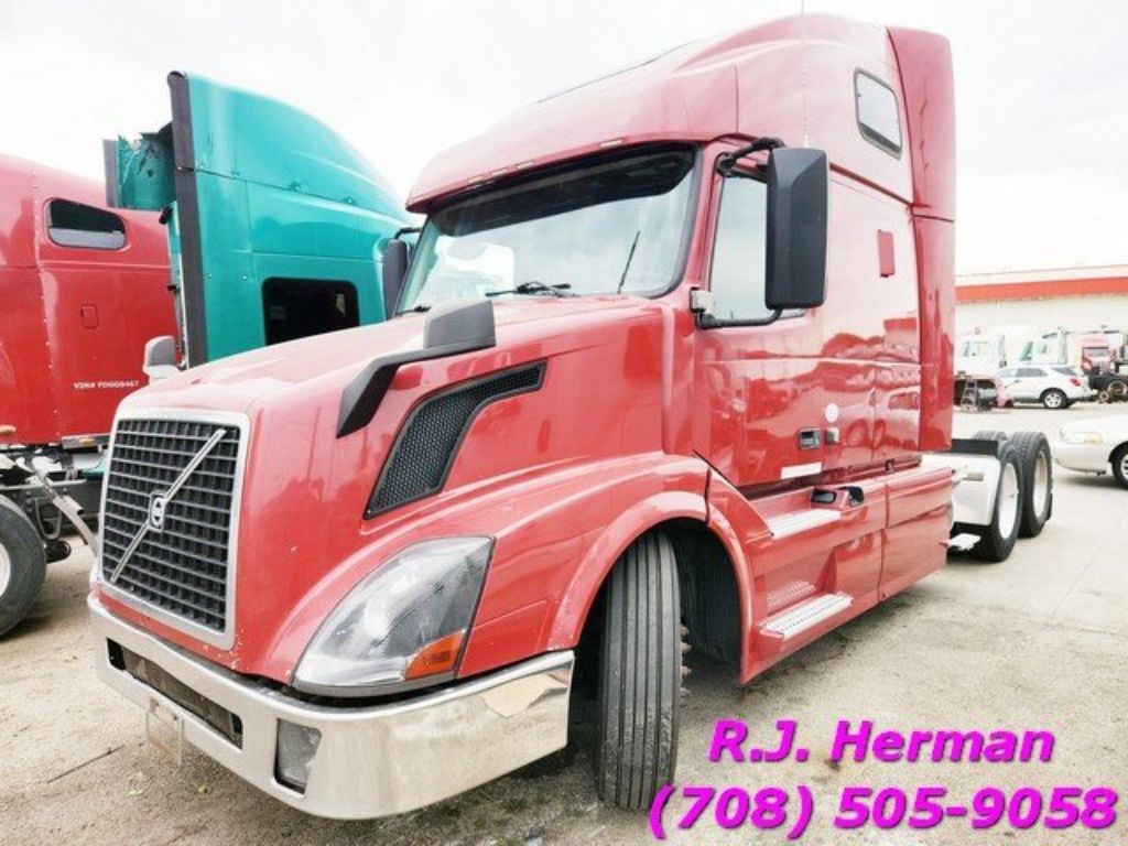 2016 Volvo Tandem Sleeper