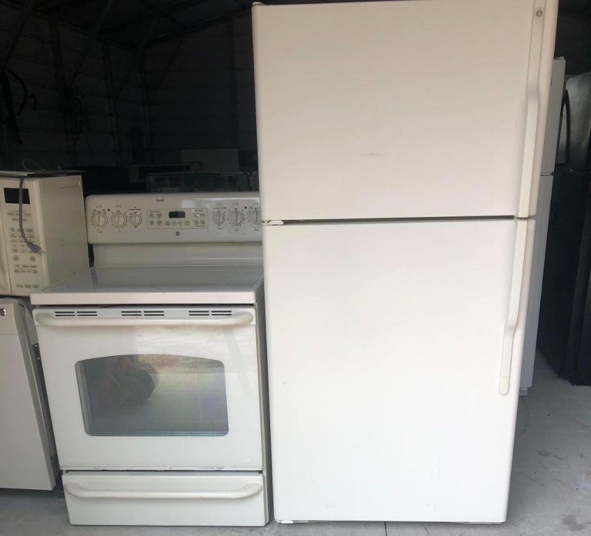 Fridge & Ceramic Range