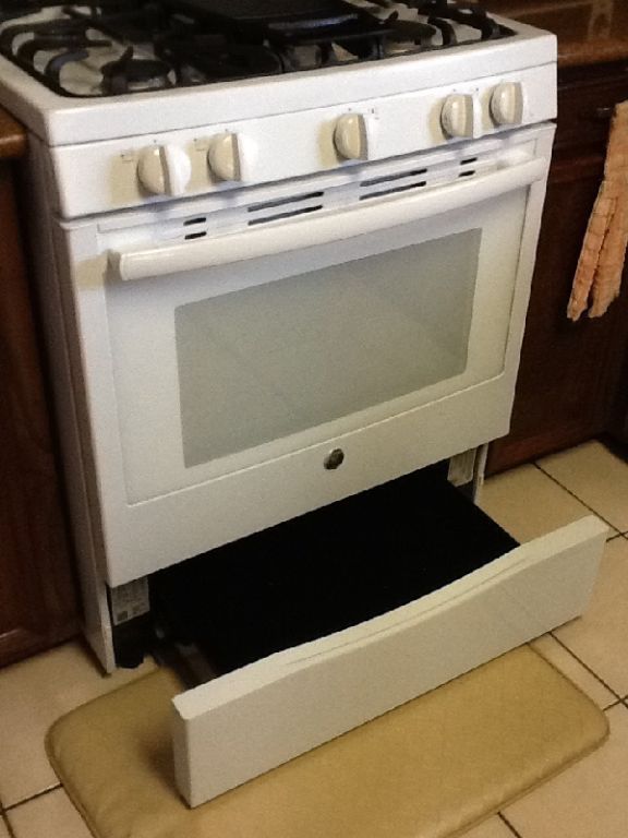 GE 5 Burner Gas Range MODEL#JGB760EFWW