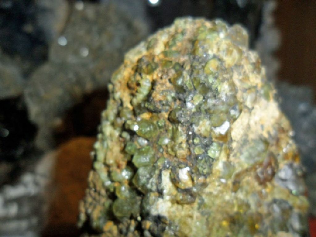 Exceptionally a Gorgeous and Beautiful 412 Grams Natural Green Demantoid Garnet Crystal Gemstone